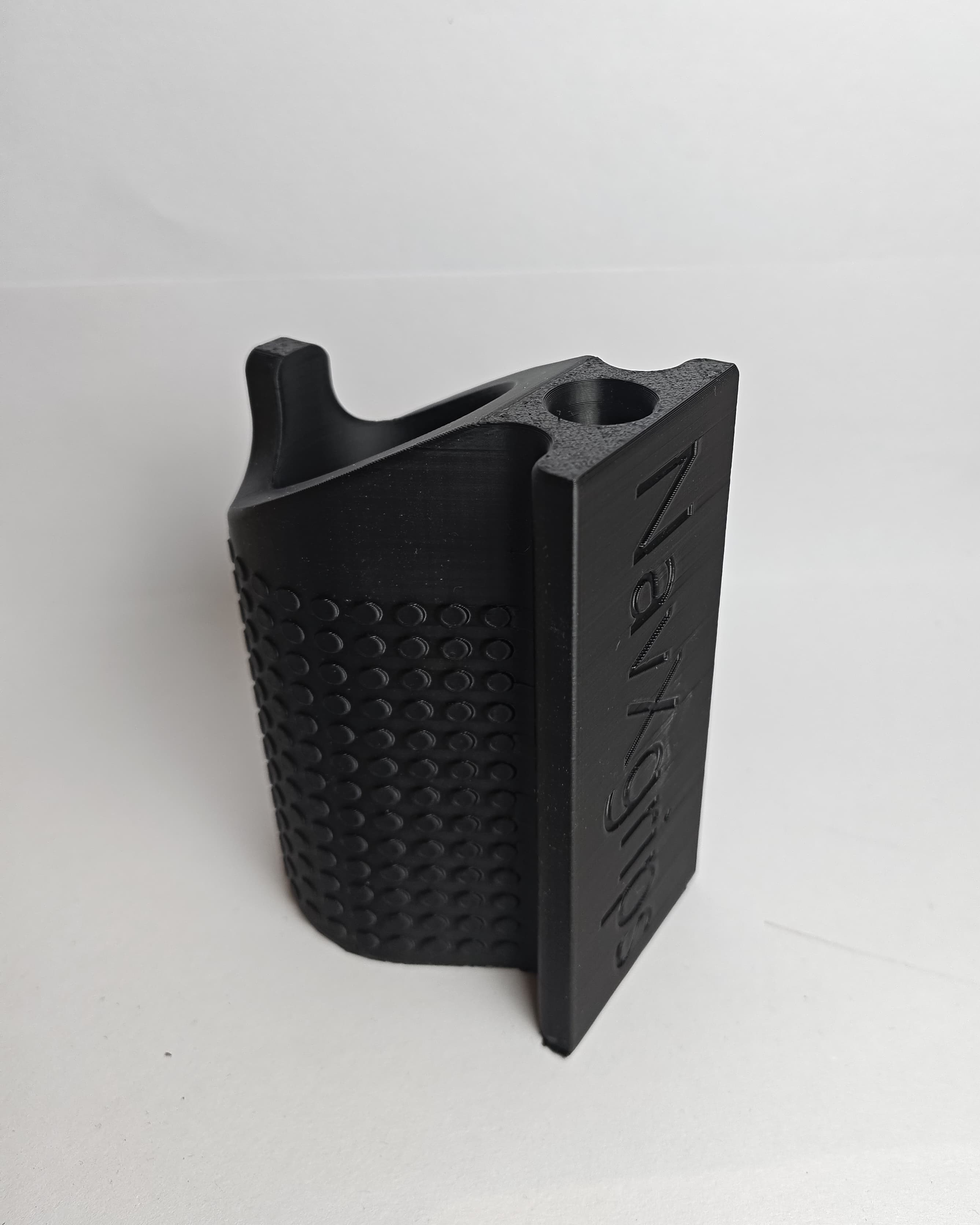 Adjustable Grip 3